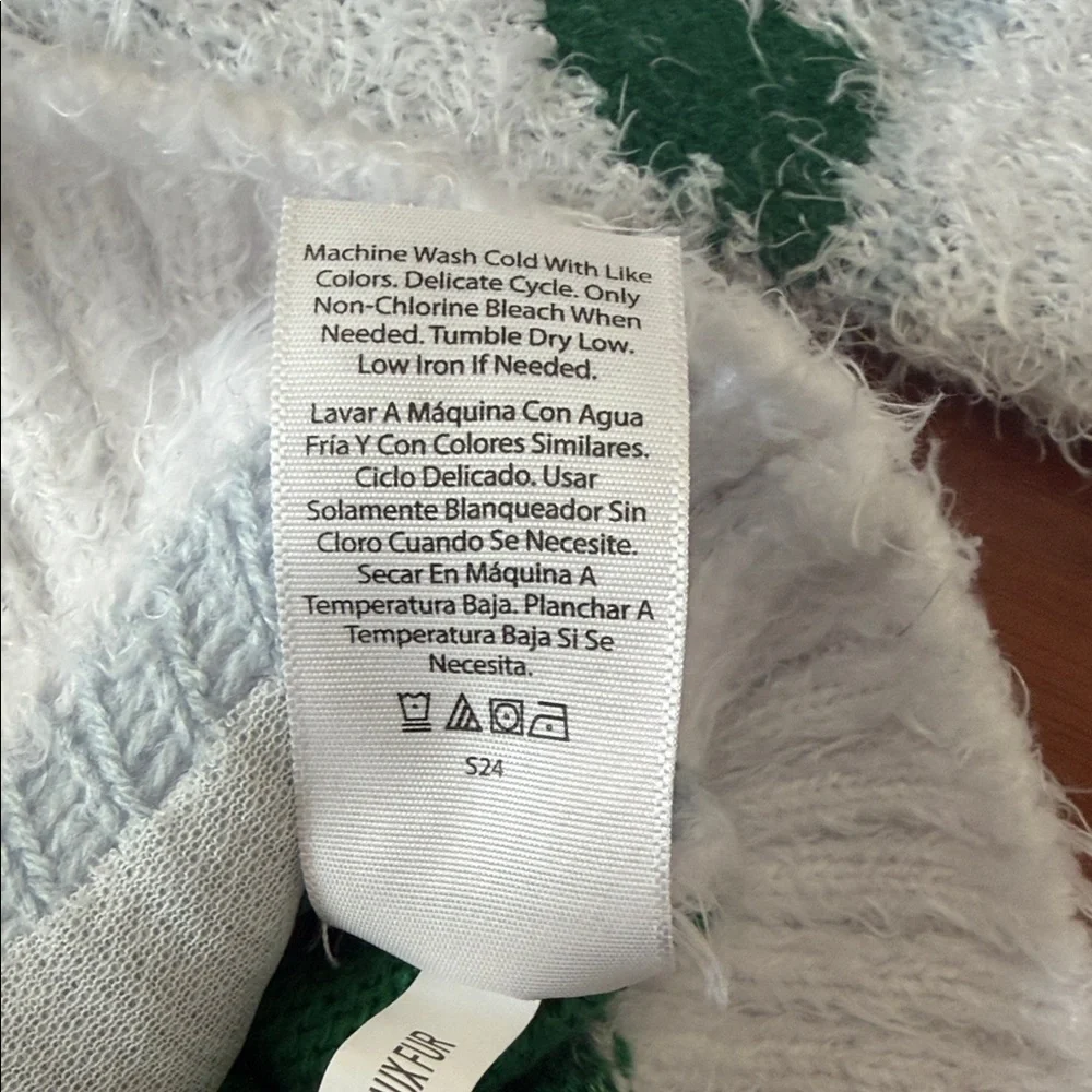 Holiday Time Green and White Santa Sweater for girls